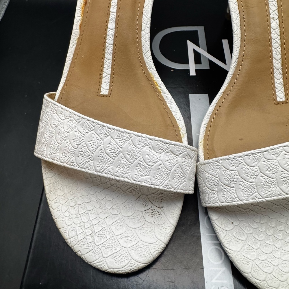 New Direction “Francine” White Open Toe Sling Back Heels Women’s Size 7  3” Heel - Picture 6 of 13